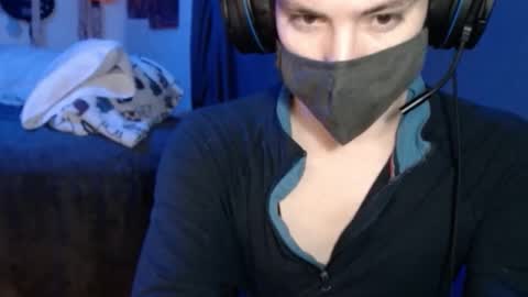 Snapshot of xxwhitefoxx chatting on 11-22-25, 04:22 David Fox online show from 11-22-25, 04:22