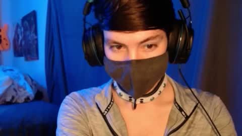 Snapshot of xxwhitefoxx chatting on 11-23-25, 03:17 David Fox online show from 11-23-25, 03:17