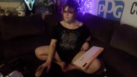 Snapshot of xxx_brattyslut_xxx chatting on 02-04-25, 03:15 CaliRaeMaxXx online show from 02-04-25, 03:15