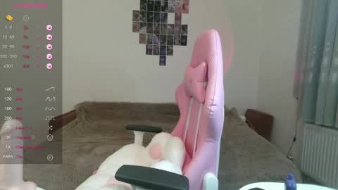 Pretty online show from 12-02-24, 03:47