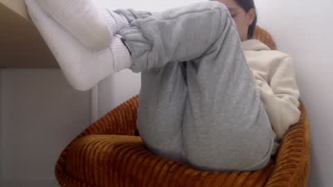 Lola online show from 01-14-25, 05:34