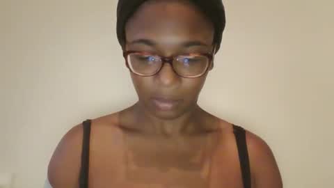 Snapshot of xxxdanidoomsdayxxx chatting on 11-26-25, 10:00 Danielle online show from 11-26-25, 10:00