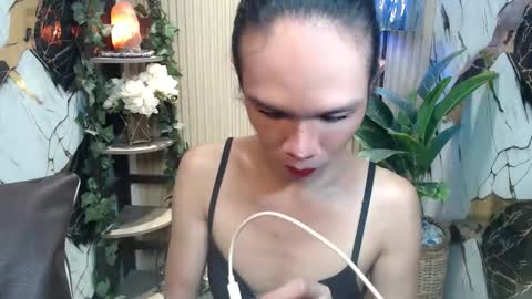 Snapshot of xxxfuckgirlyumsxxx chatting on 12-16-25, 04:50 Your Princess Yums online show from 12-16-25, 04:50