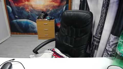 Snapshot of xxxnewlywedsxxx chatting on 10-14-25, 08:31 Lana online show from 10-14-25, 08:31