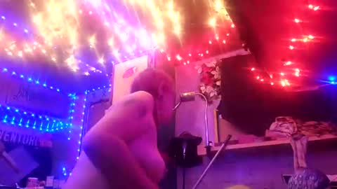 Snapshot of xxxqueenmandydickenz chatting on 10-07-25, 08:00 XXXQueenMandyDickenz online show from 10-07-25, 08:00