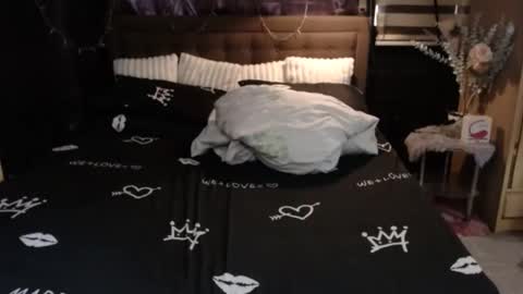 Angela online show from 02-28-26, 08:37