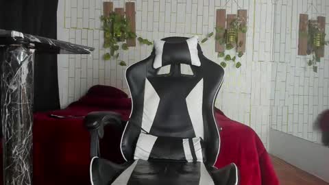 yacksson_lawrence online show from 10-09-25, 02:09