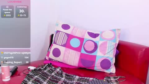 Snapshot of yahaira__ chatting on 01-11-25, 06:23 Yahaira online show from 01-11-25, 06:23