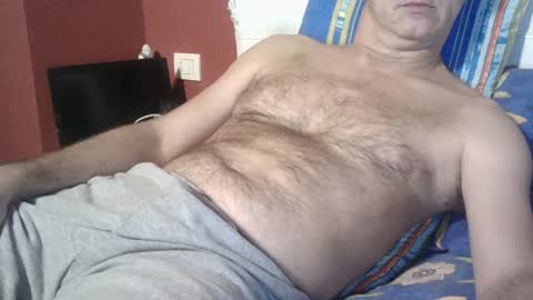 Snapshot of yahe2010 chatting on 12-23-24, 12:46 grillino online show from 12-23-24, 12:46