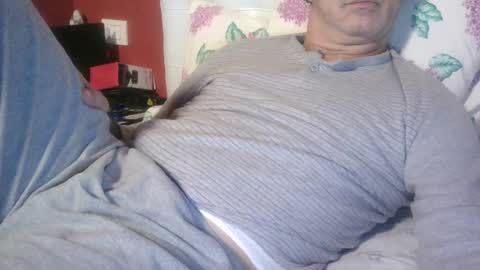 Snapshot of yahe2010 chatting on 01-26-25, 03:06 grillino online show from 01-26-25, 03:06