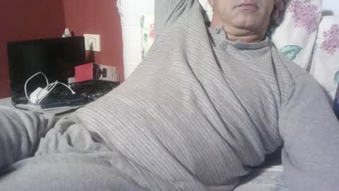 Snapshot of yahe2010 chatting on 01-28-25, 02:11 grillino online show from 01-28-25, 02:11