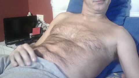 Snapshot of yahe2010 chatting on 02-06-25, 12:54 grillino online show from 02-06-25, 12:54