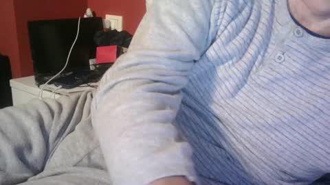 Snapshot of yahe2010 chatting on 02-14-25, 02:39 grillino online show from 02-14-25, 02:39