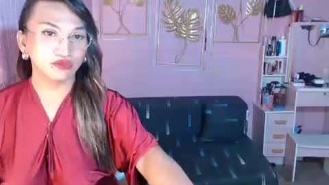 lorien gosper online show from 09-19-25, 10:27