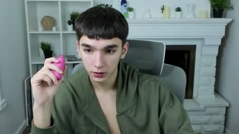 Snapshot of yamitwink chatting on 11-12-25, 08:41 yamitwink online show from 11-12-25, 08:41