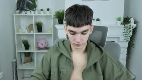 Snapshot of yamitwink chatting on 11-18-25, 08:24 yamitwink online show from 11-18-25, 08:24