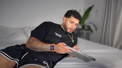 Snapshot of yamp_bigcock chatting on 11-09-25, 12:53 yamp sambrano online show from 11-09-25, 12:53