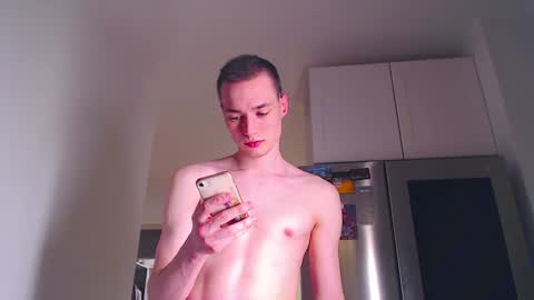 Snapshot of yan_rizen chatting on 12-30-24, 11:28 Yan online show from 12-30-24, 11:28