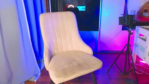 Snapshot of yan_rizen chatting on 02-03-25, 05:35 Yan online show from 02-03-25, 05:35