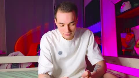 Snapshot of yan_rizen chatting on 02-07-25, 10:30 Yan online show from 02-07-25, 10:30