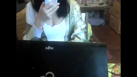 Snapshot of yanafiesta chatting on 10-27-25, 11:25 yanafiesta online show from 10-27-25, 11:25