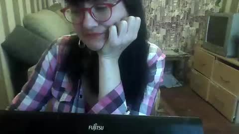 Snapshot of yanafiesta chatting on 11-17-25, 01:17 yanafiesta online show from 11-17-25, 01:17