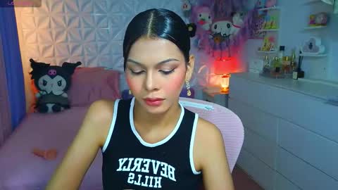 Snapshot of yang_audreylone chatting on 09-21-25, 07:48 YANG AUDREY LONE online show from 09-21-25, 07:48