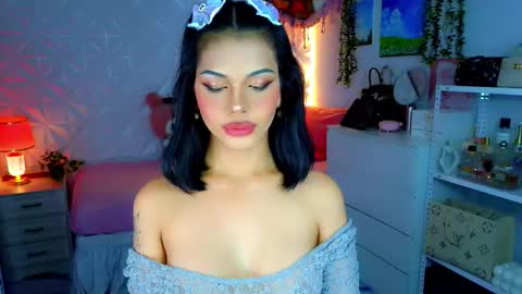 Snapshot of yang_audreylone chatting on 11-25-25, 03:06 YANG AUDREY LONE online show from 11-25-25, 03:06