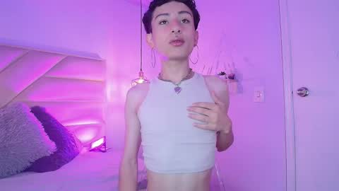 Snapshot of yangshy chatting on 12-17-25, 12:00 YANG online show from 12-17-25, 12:00