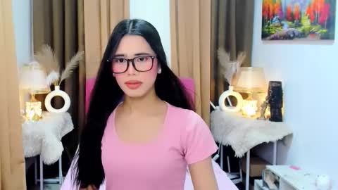 Yanna online show from 11-21-25, 01:59