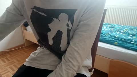 yanp541 online show from 11-06-25, 12:17