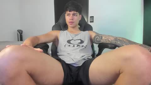 yanpaul83 online show from 10-18-25, 03:24