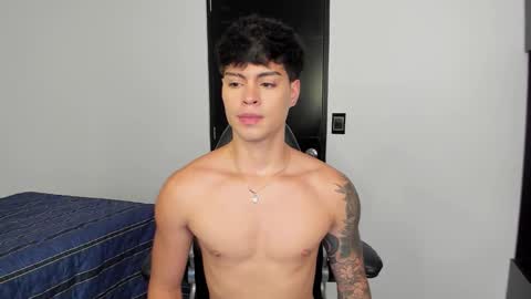 yanpaul83 online show from 11-21-25, 08:51