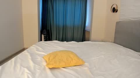 Snapshot of yanyaan chatting on 11-13-25, 05:28 Yana online show from 11-13-25, 05:28