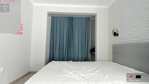 Yana online show from 12-16-25, 08:47