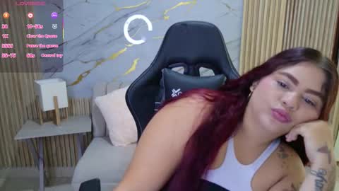 Snapshot of yara22_ chatting on 11-17-25, 12:00 Yara online show from 11-17-25, 12:00