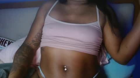 Snapshot of yarabrynnn chatting on 11-17-25, 04:07 YARA online show from 11-17-25, 04:07