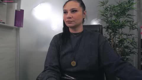 Snapshot of yaraxcox chatting on 02-01-26, 03:27 Yara online show from 02-01-26, 03:27