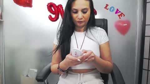 Snapshot of yaraxcox chatting on 02-14-26, 03:47 Yara online show from 02-14-26, 03:47