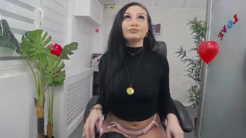 Snapshot of yaraxcox chatting on 02-16-26, 03:46 Yara online show from 02-16-26, 03:46