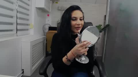 Snapshot of yaraxcox chatting on 03-01-26, 04:03 Yara online show from 03-01-26, 04:03