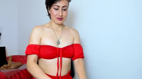 Yasemin online show from 10-15-25, 01:22