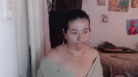 yasmin_love85 online show from 10-01-25, 03:07