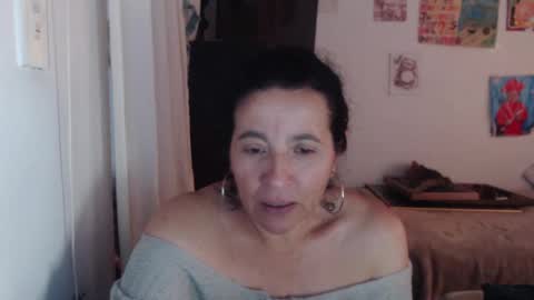 Snapshot of yasmin_love85 chatting on 10-14-25, 05:58 yasmin_love85 online show from 10-14-25, 05:58