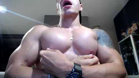 Snapshot of yatho_ chatting on 11-19-25, 02:55 yahto online show from 11-19-25, 02:55