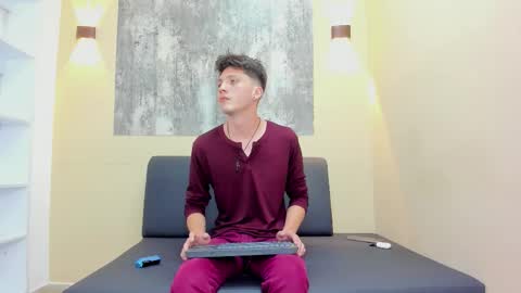 Snapshot of yatson_cody chatting on 03-26-26, 07:41 Yatson online show from 03-26-26, 07:41