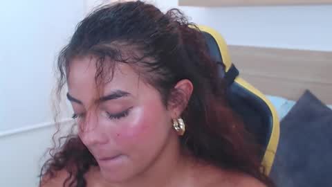 Snapshot of yaya23x chatting on 02-05-25, 07:20 yaya23x online show from 02-05-25, 07:20