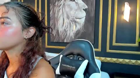 Snapshot of yaya23x chatting on 02-08-25, 12:17 yaya23x online show from 02-08-25, 12:17