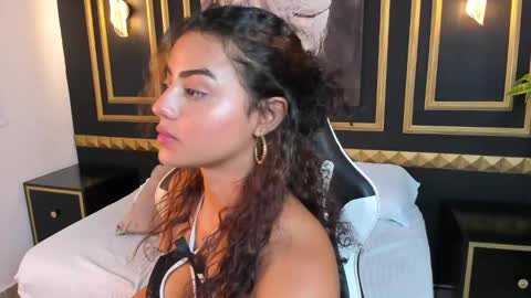 Snapshot of yaya23x chatting on 02-10-25, 10:19 yaya23x online show from 02-10-25, 10:19