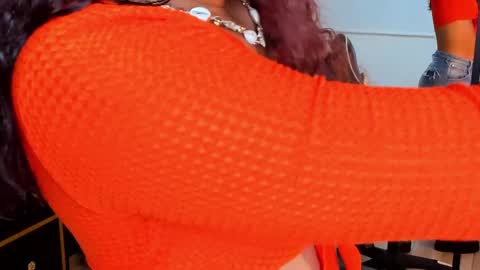 Snapshot of yaya23x chatting on 02-17-25, 12:27 yaya23x online show from 02-17-25, 12:27